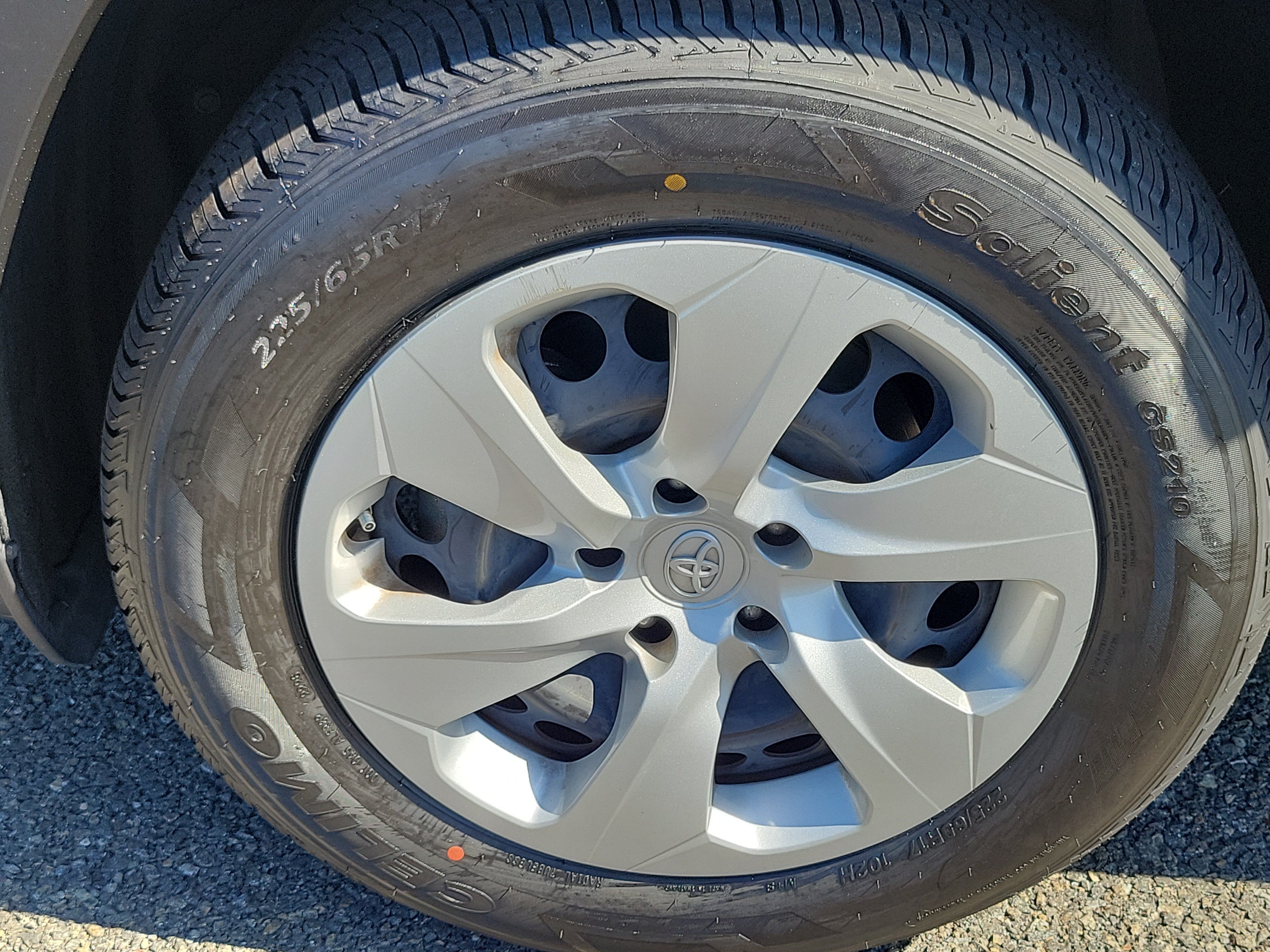Used 2019 Toyota RAV4 LE w/ Carpet Mat Package FWD image 7