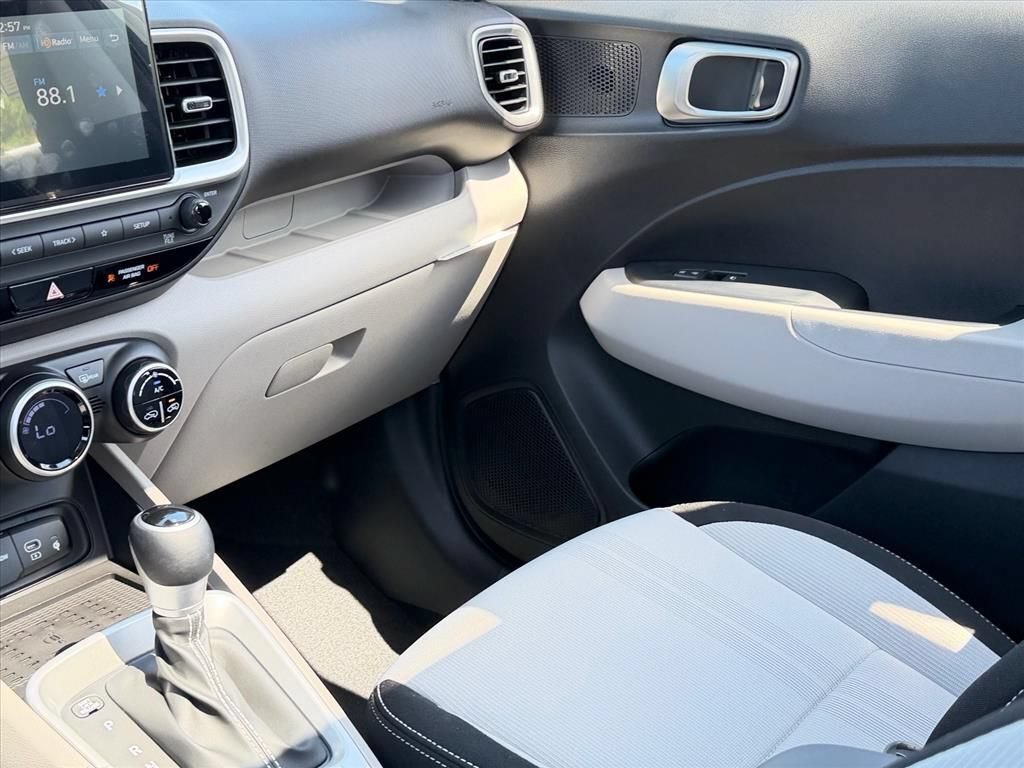 New 2026 Hyundai Venue SEL FWD image 12