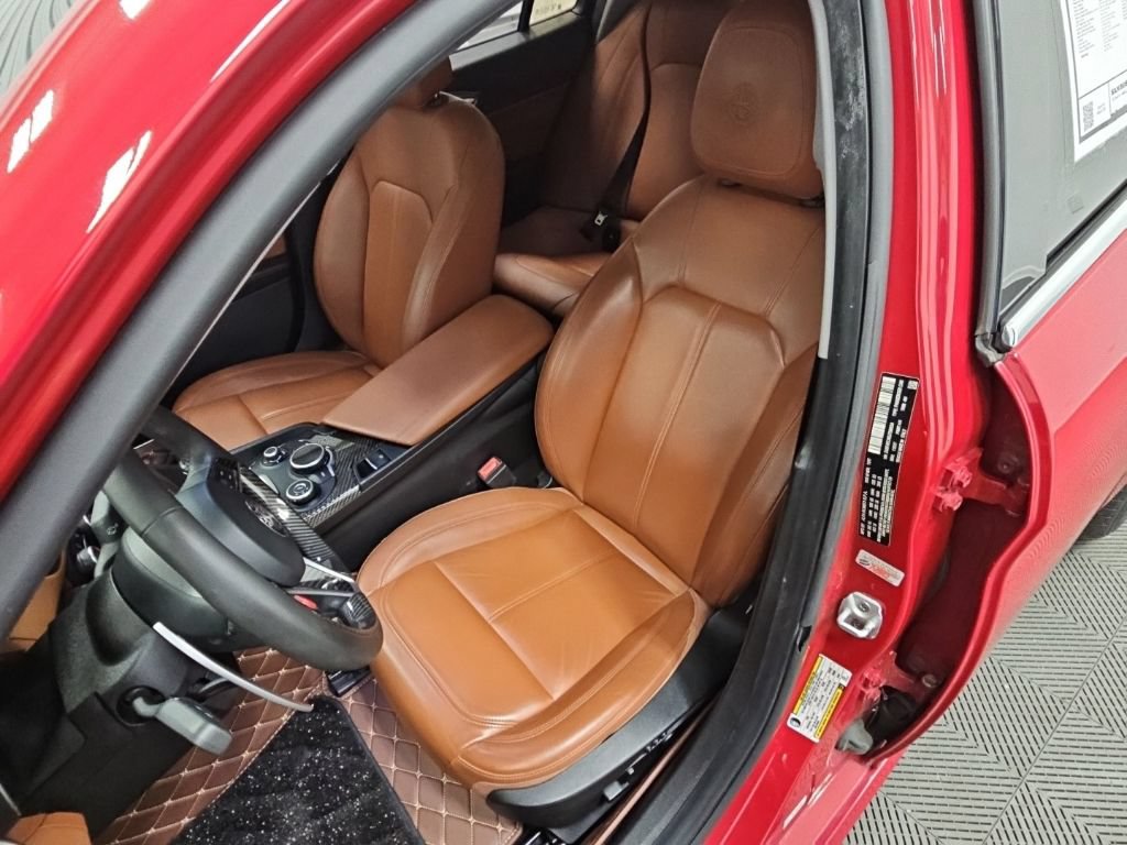 Used 2018 Alfa Romeo Giulia Ti w/ TI Performance Package RWD image 21