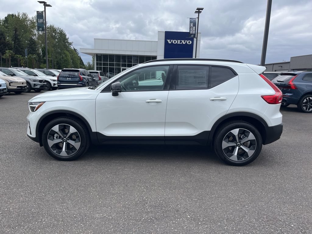 New 2026 Volvo XC40 B5 Plus w/ Protection Package Premier AWD/4WD image 2