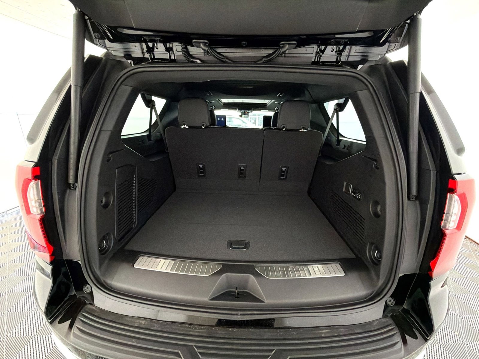 New 2026 GMC Yukon XL Denali w/ Denali Reserve Package image 27