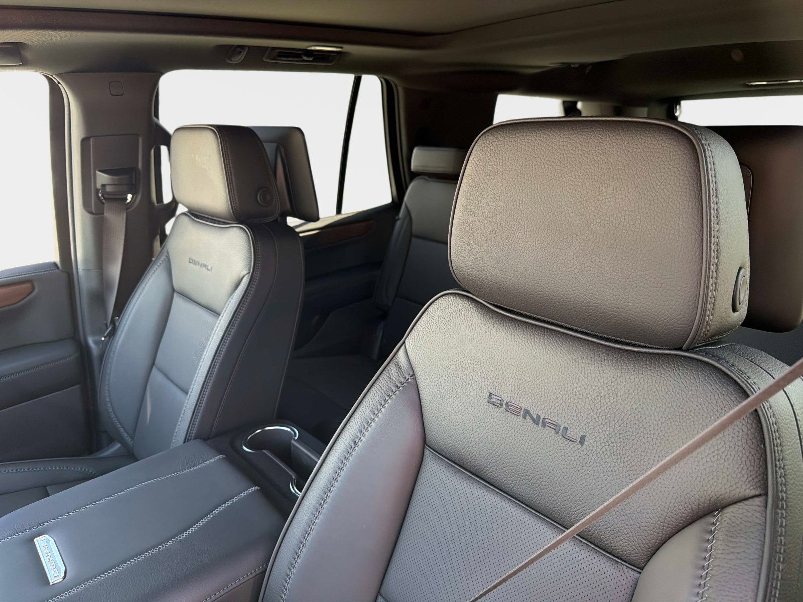 Used 2026 GMC Yukon Denali w/ Advanced Technology Package image 40