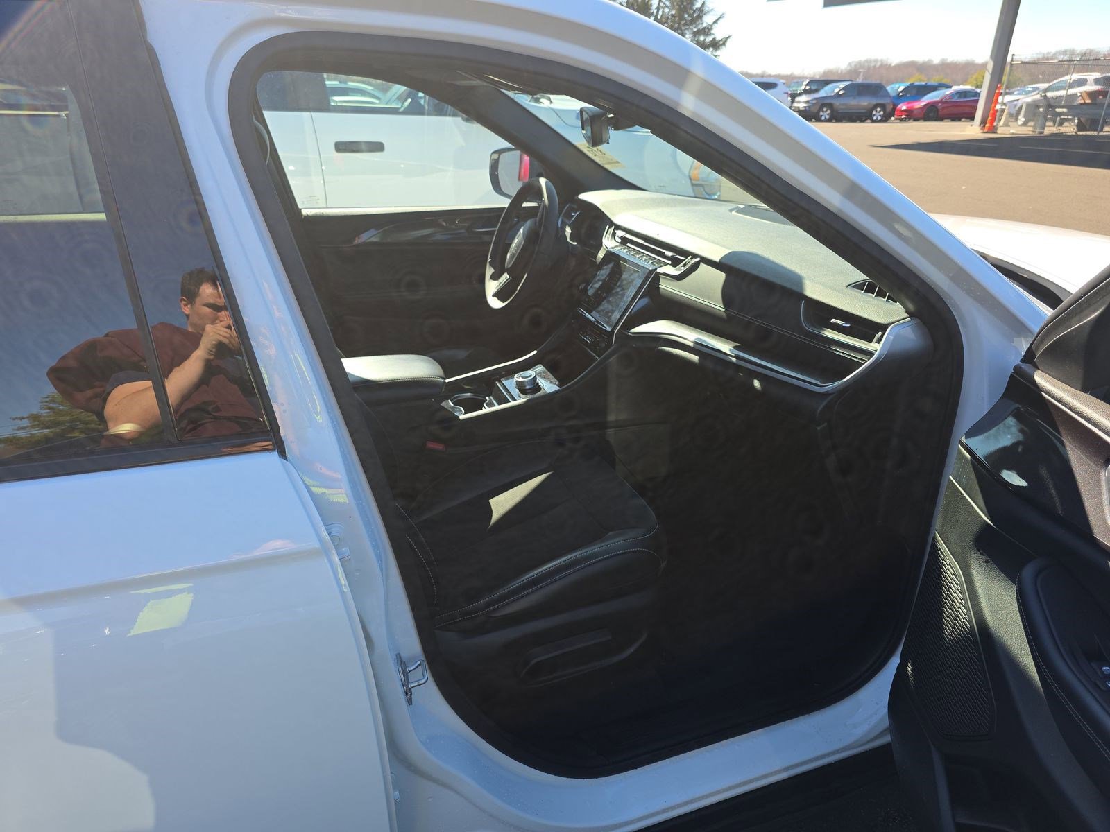 Used 2023 Jeep Grand Cherokee Altitude image 9