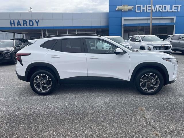 New 2026 Chevrolet Trax LT w/ Driver Confidence Package image 2