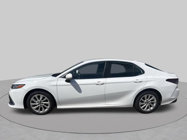 Used 2023 Toyota Camry LE FWD image 3