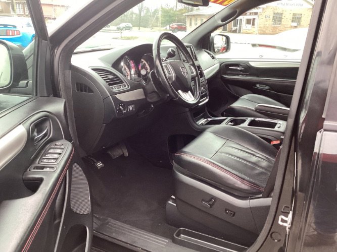 Used 2017 Dodge Grand Caravan GT image 6
