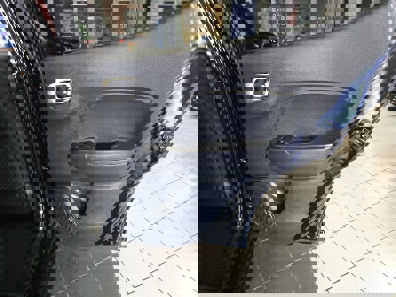 Used 2023 Hyundai Venue SEL w/ Cargo Package image 15