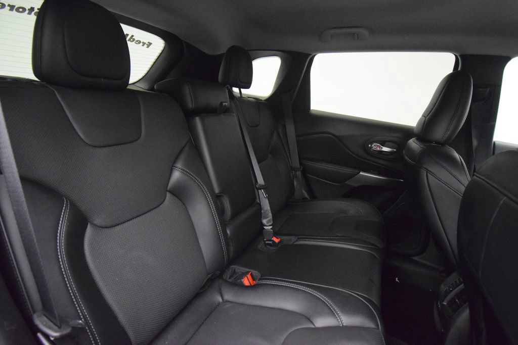Used 2022 Jeep Cherokee Latitude Lux FWD image 24