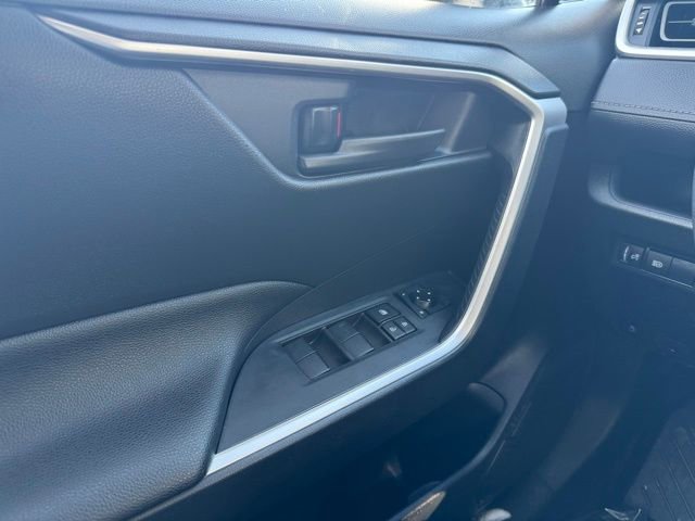 Certified 2019 Toyota RAV4 LE image 29