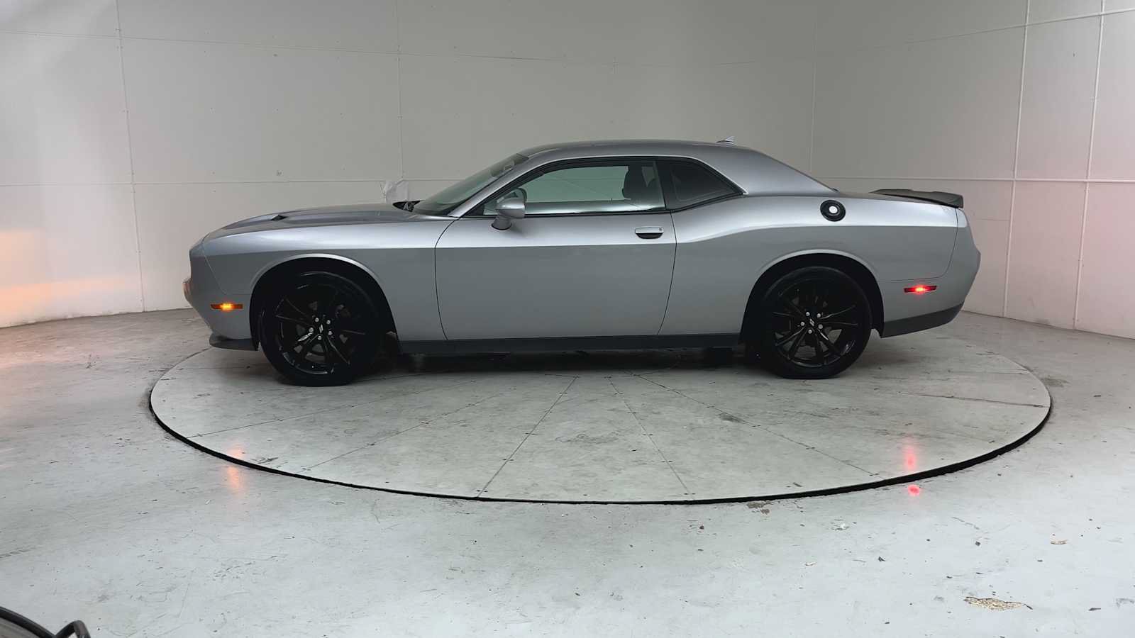 Used 2018 Dodge Challenger SXT w/ Blacktop Package RWD image 5