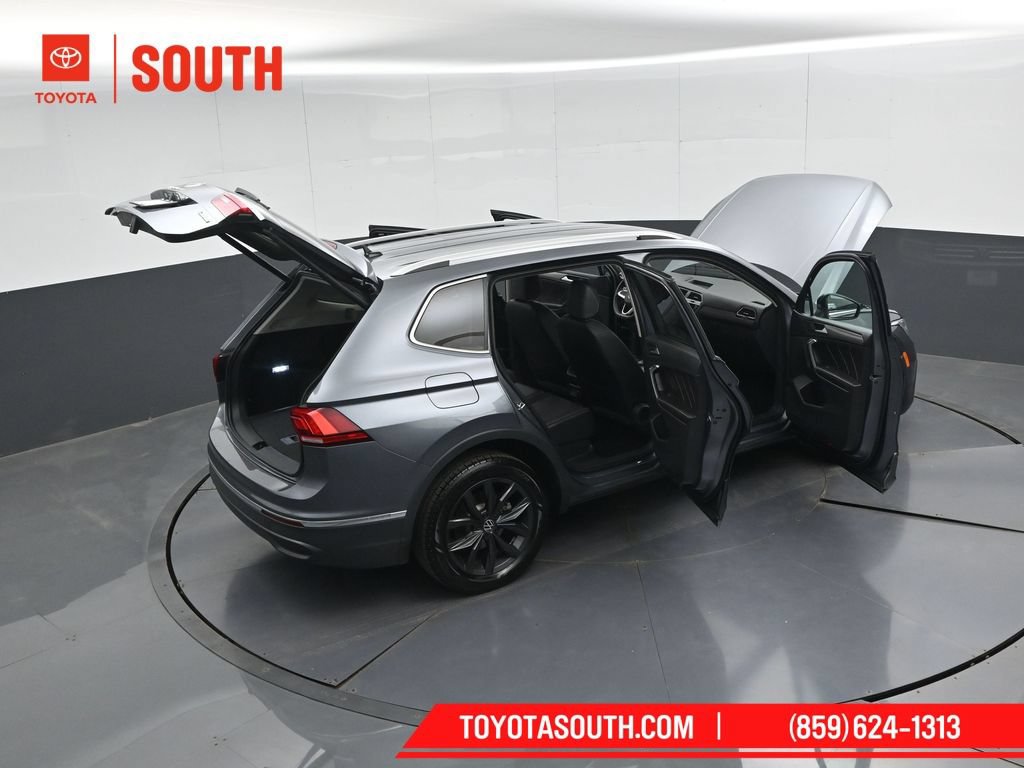 Used 2024 Volkswagen Tiguan SE AWD/4WD image 56