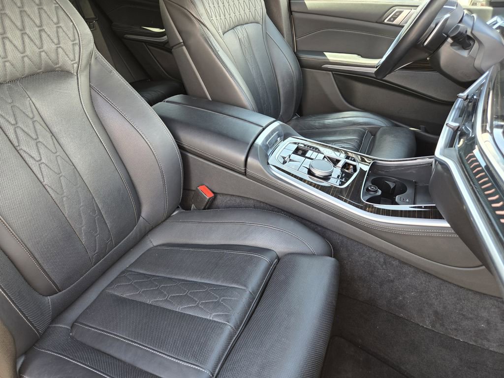 Used 2025 BMW X5 xDrive50e AWD/4WD image 9