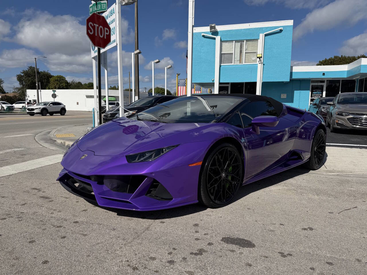 Used 2020 Lamborghini Huracan EVO AWD/4WD image 2