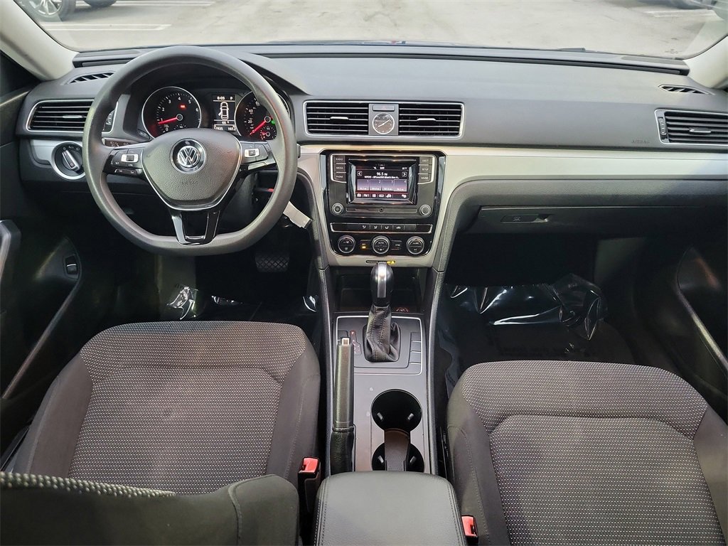 Used 2017 Volkswagen Passat 1.8T S image 9