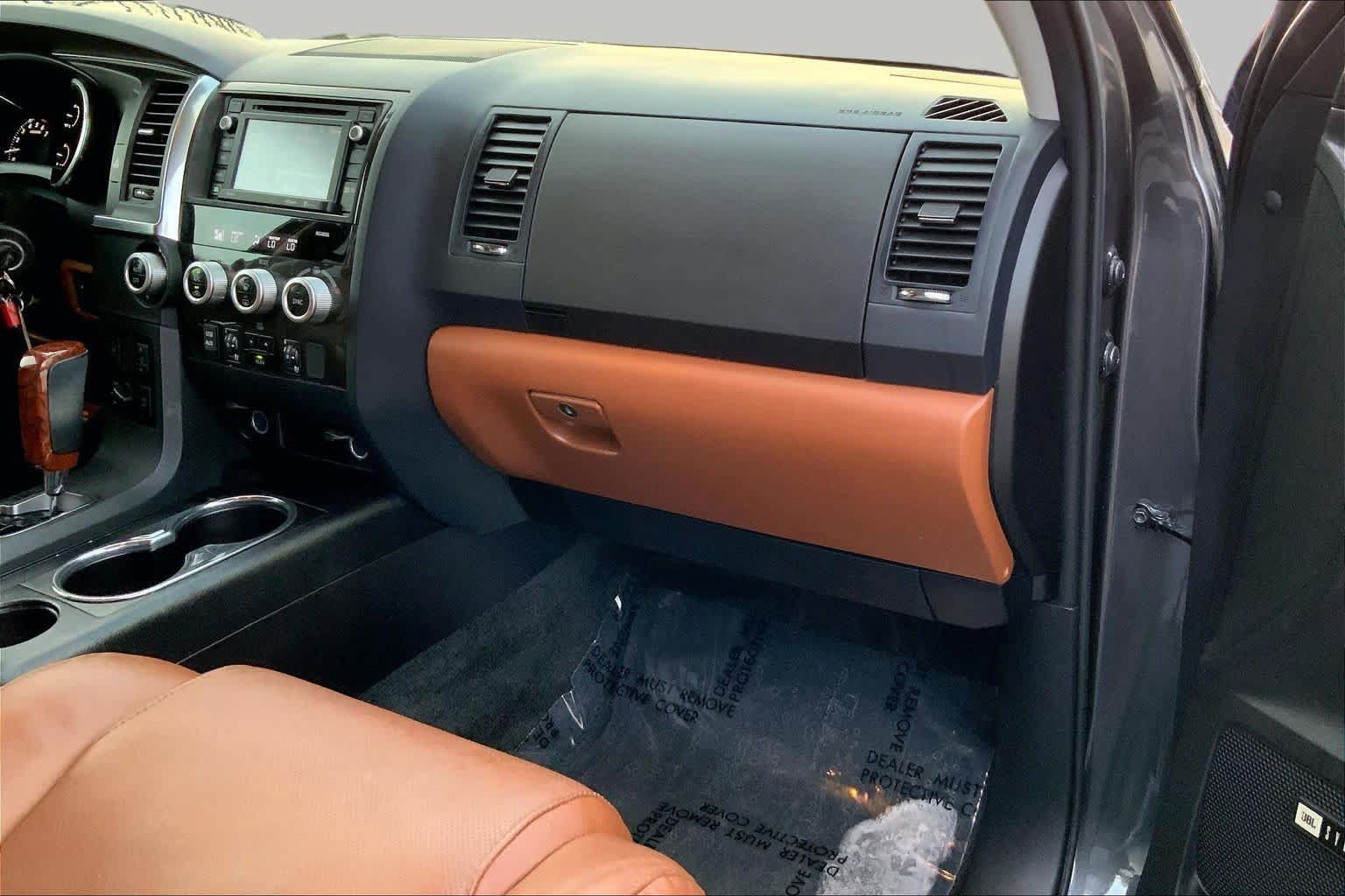 Used 2018 Toyota Sequoia Platinum RWD image 17