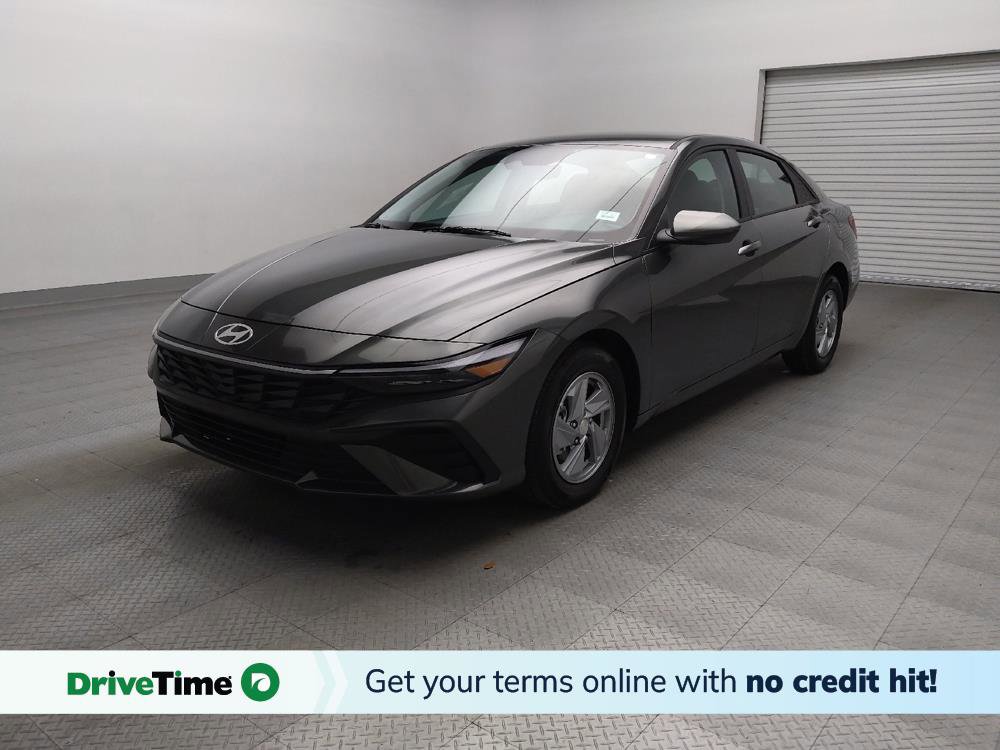 Used 2025 Hyundai Elantra SE image 1