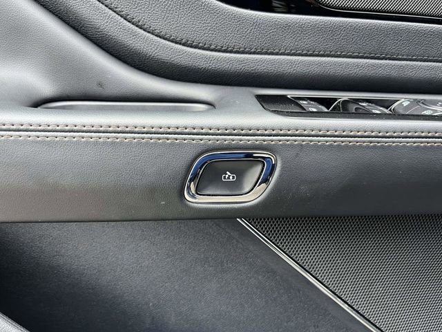 Used 2025 Lincoln Aviator AWD image 17