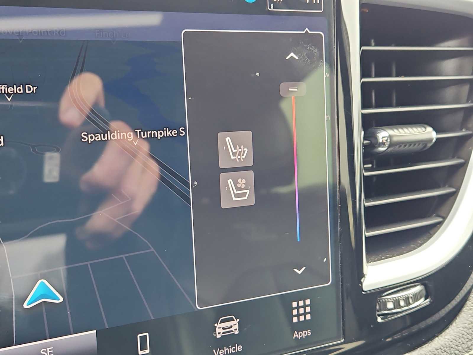 Used 2024 Chrysler Pacifica Premium image 21