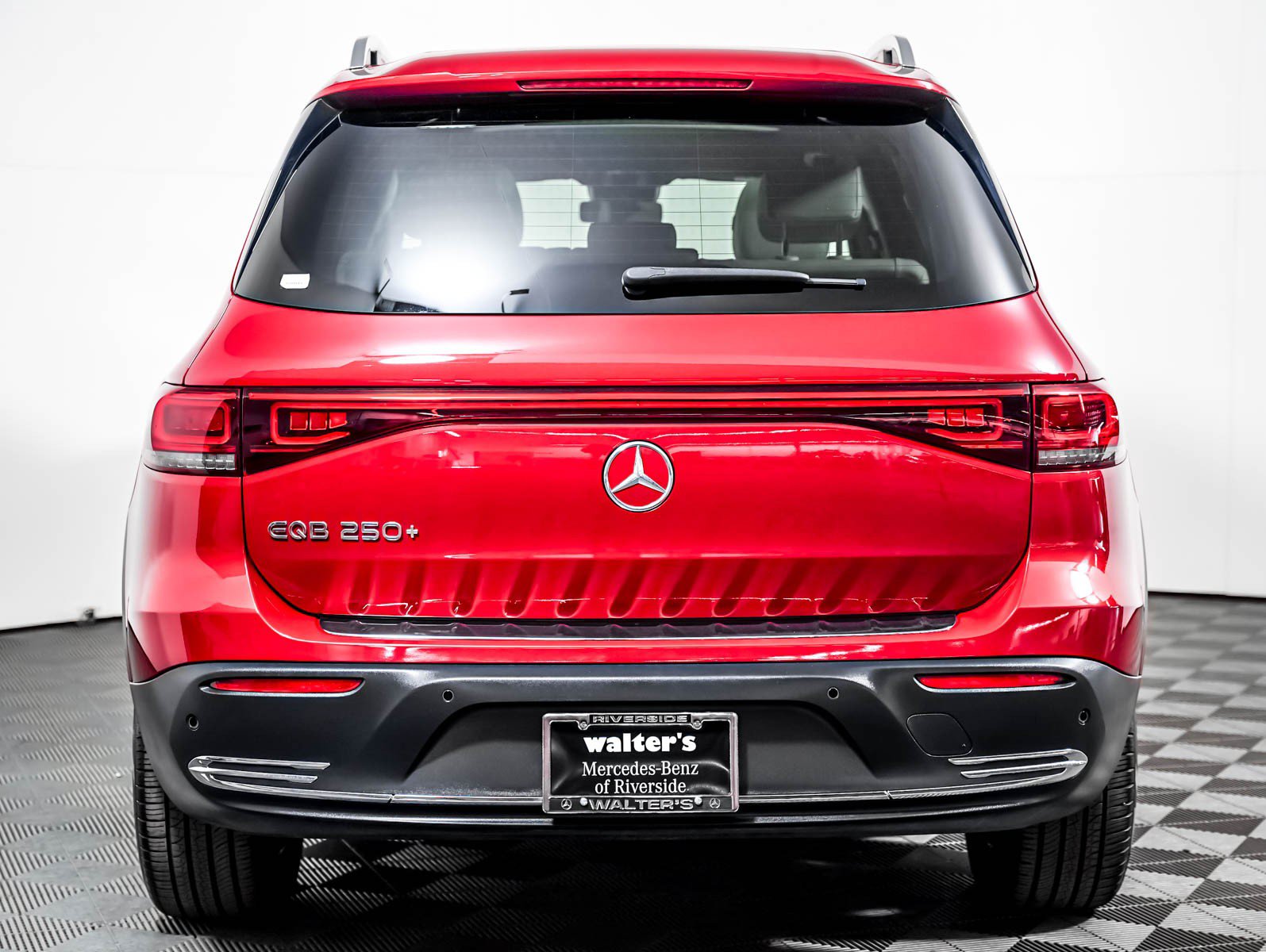 Used 2023 Mercedes-Benz EQB 250+ w/ Exclusive Package image 7