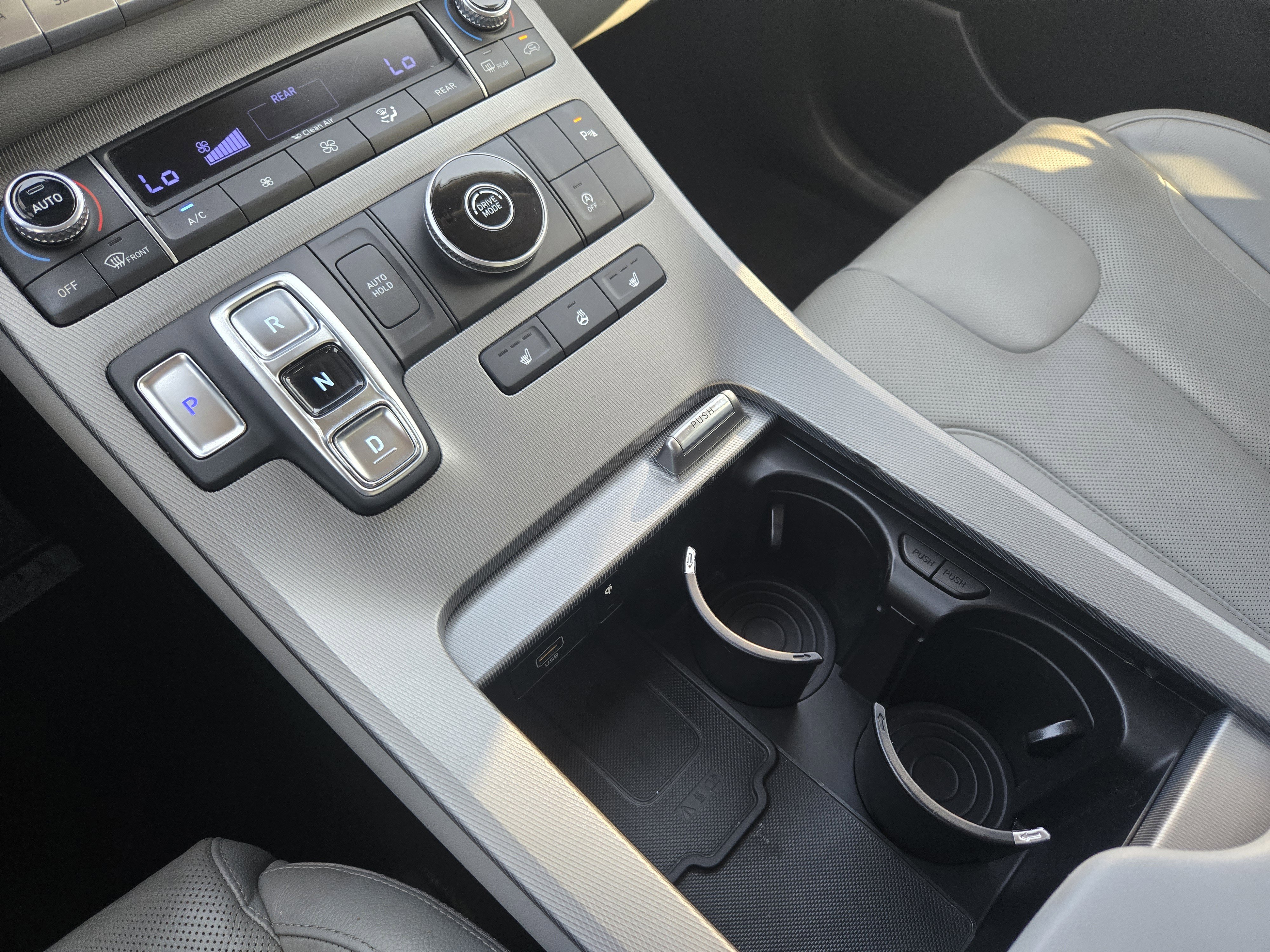 Used 2020 Hyundai Palisade SEL image 16