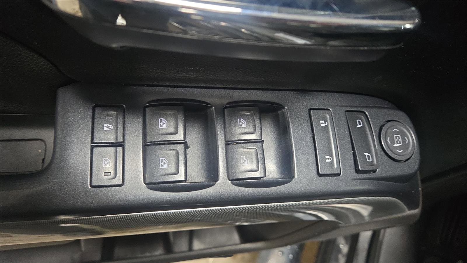 Used 2017 Chevrolet Silverado 1500 LT w/ All Star Edition image 33