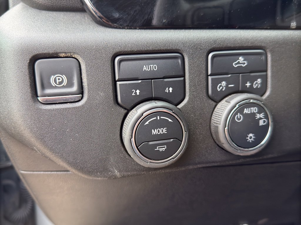Used 2025 Chevrolet Silverado 1500 LT AWD/4WD image 21