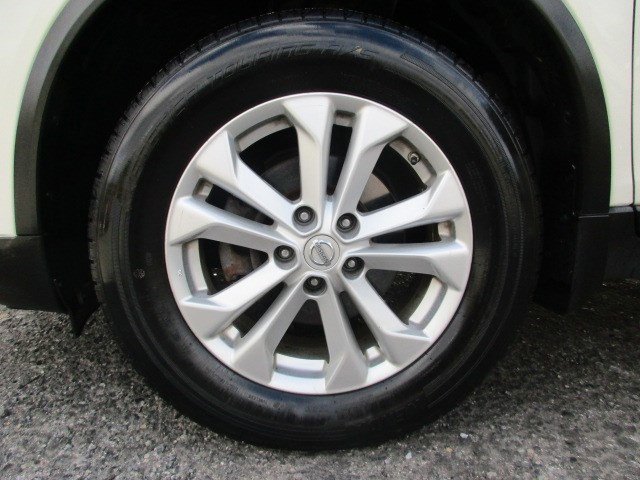 Used 2016 Nissan Rogue SV w/ SV Premium Package image 13