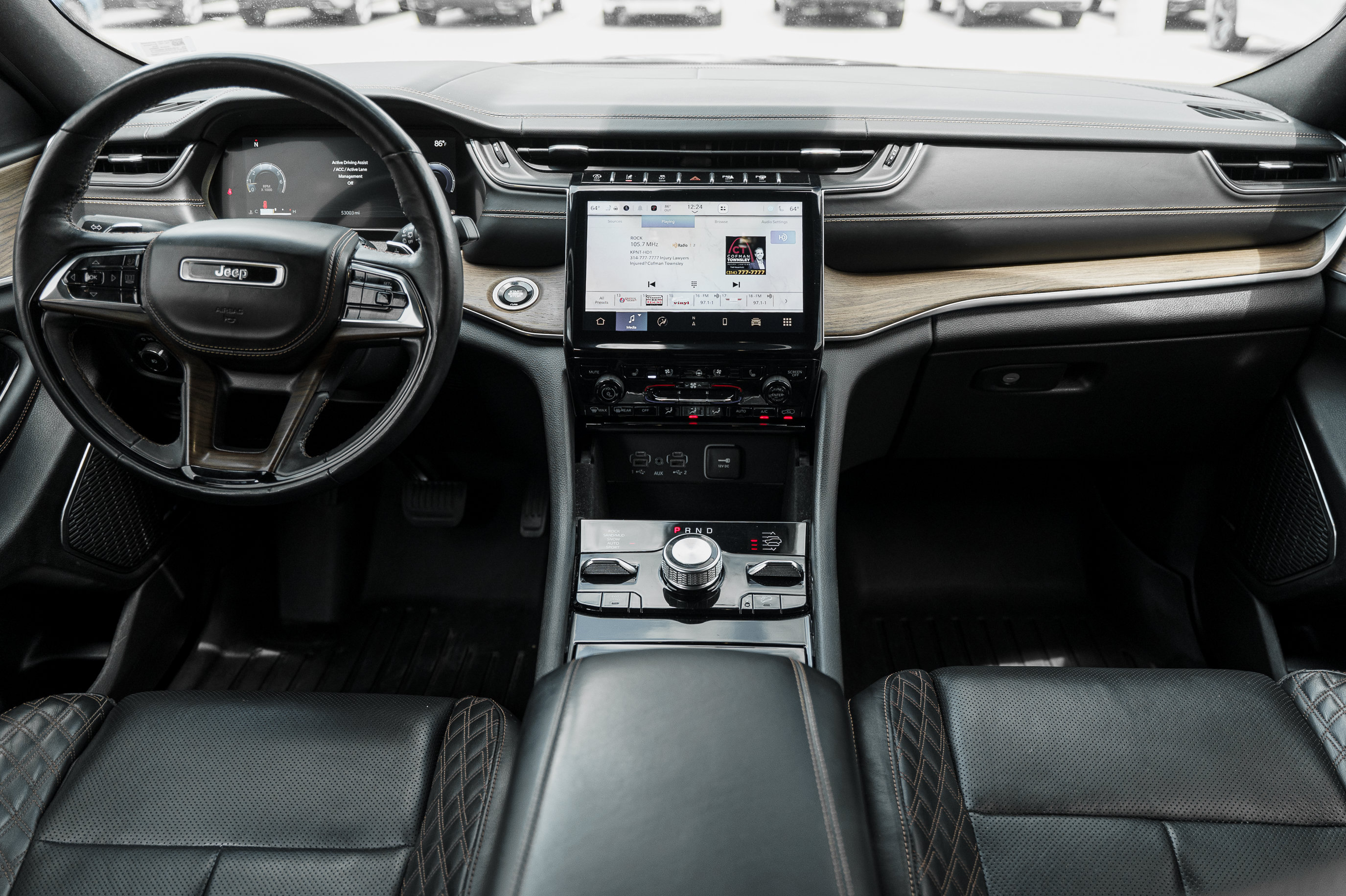 Used 2022 Jeep Grand Cherokee Summit AWD/4WD image 8