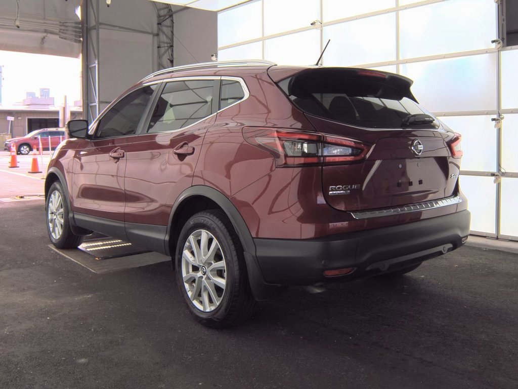Used 2022 Nissan Rogue Sport SV w/ Technology Package image 6