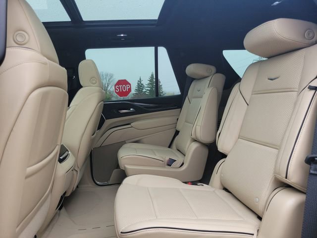 Certified 2023 Cadillac Escalade Premium Luxury w/ LPO, Floor Liner Package AWD/4WD image 34