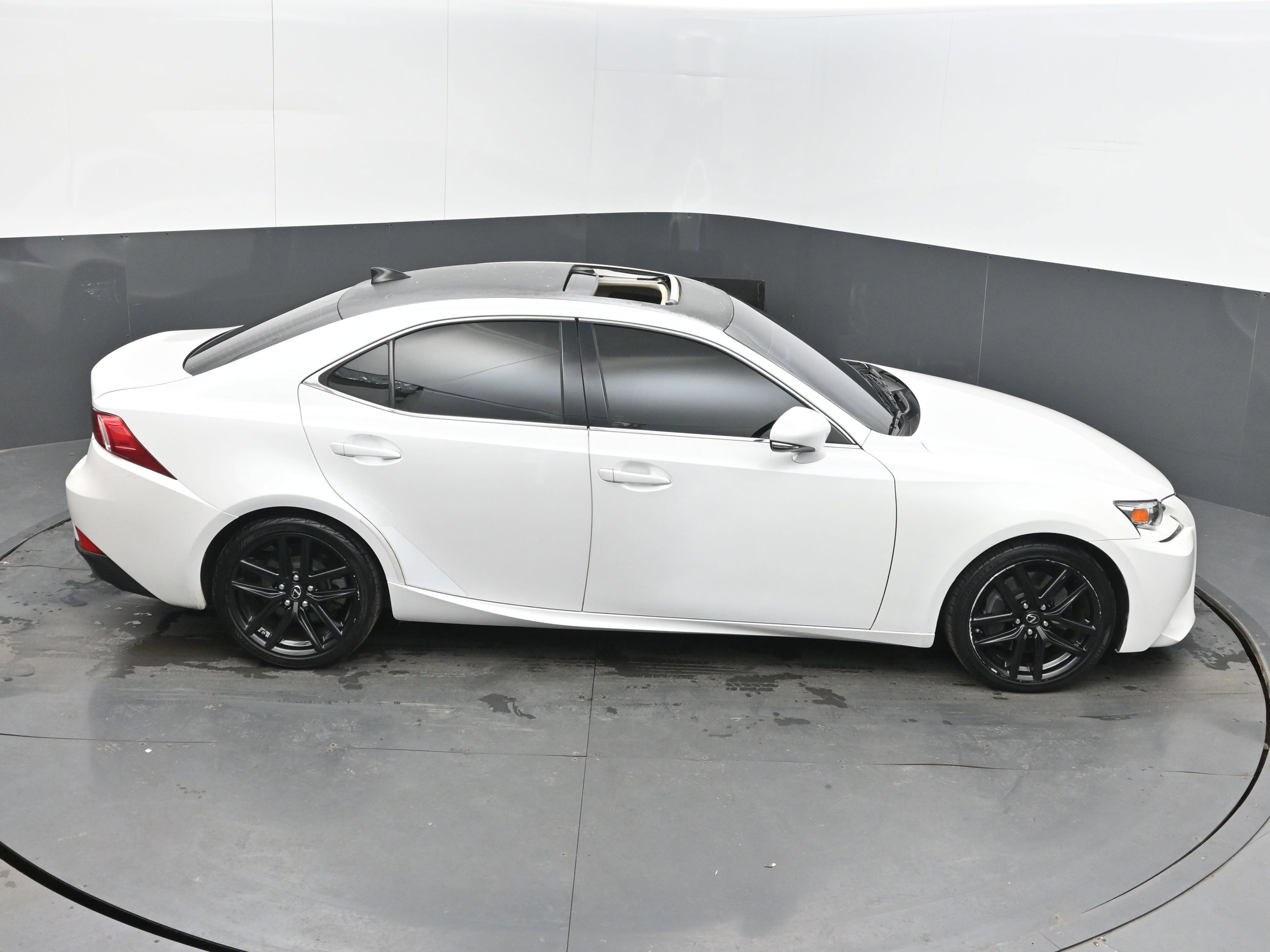Used 2016 Lexus IS 200t image 41
