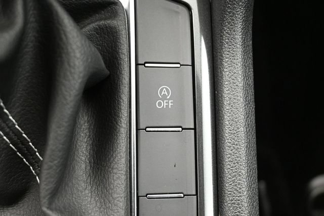 Used 2023 Volkswagen Tiguan SE FWD image 25