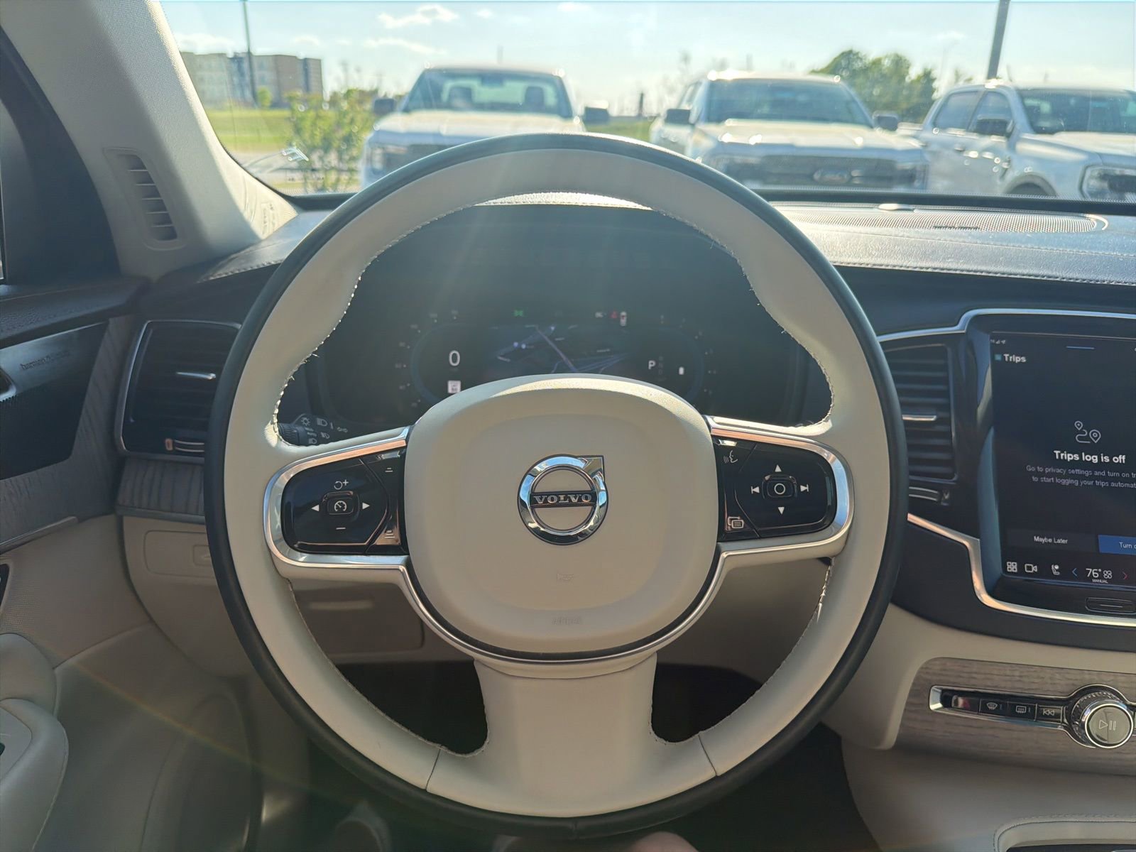 Used 2023 Volvo XC90 B6 Ultimate w/ Protection Package Premier image 17
