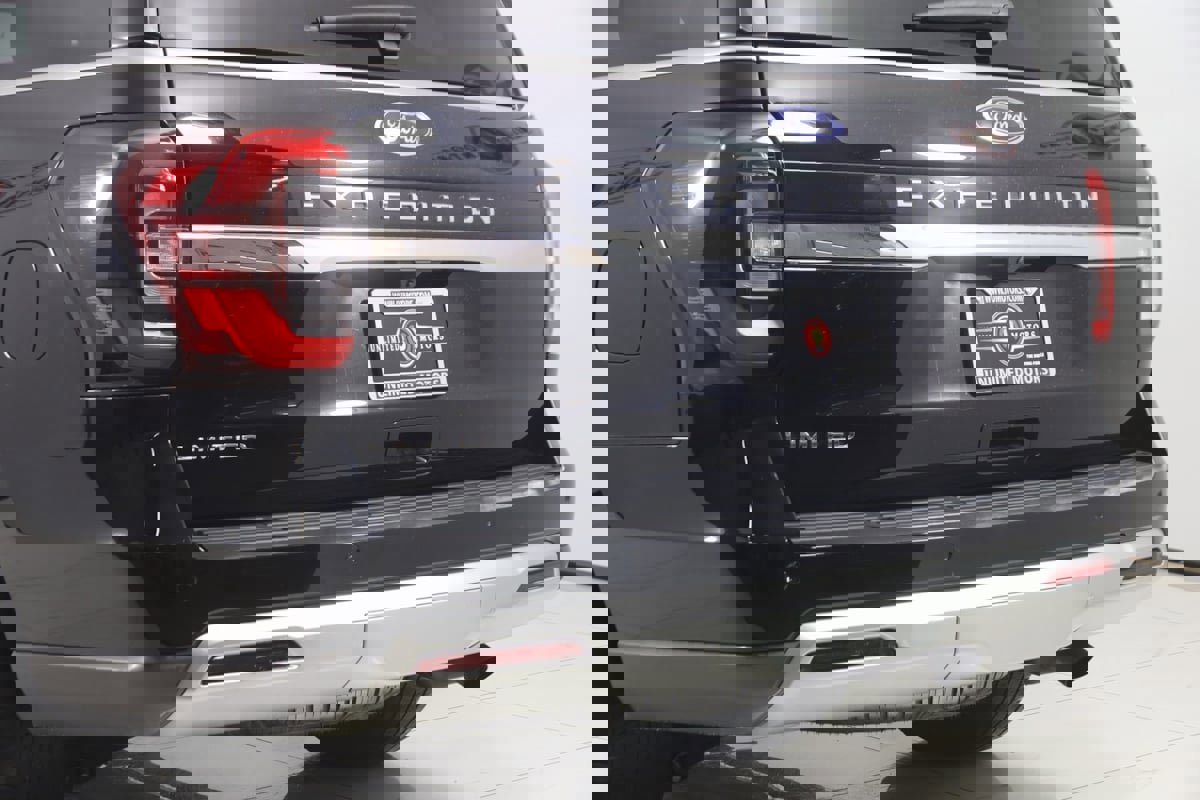 Used 2022 Ford Expedition Limited image 24