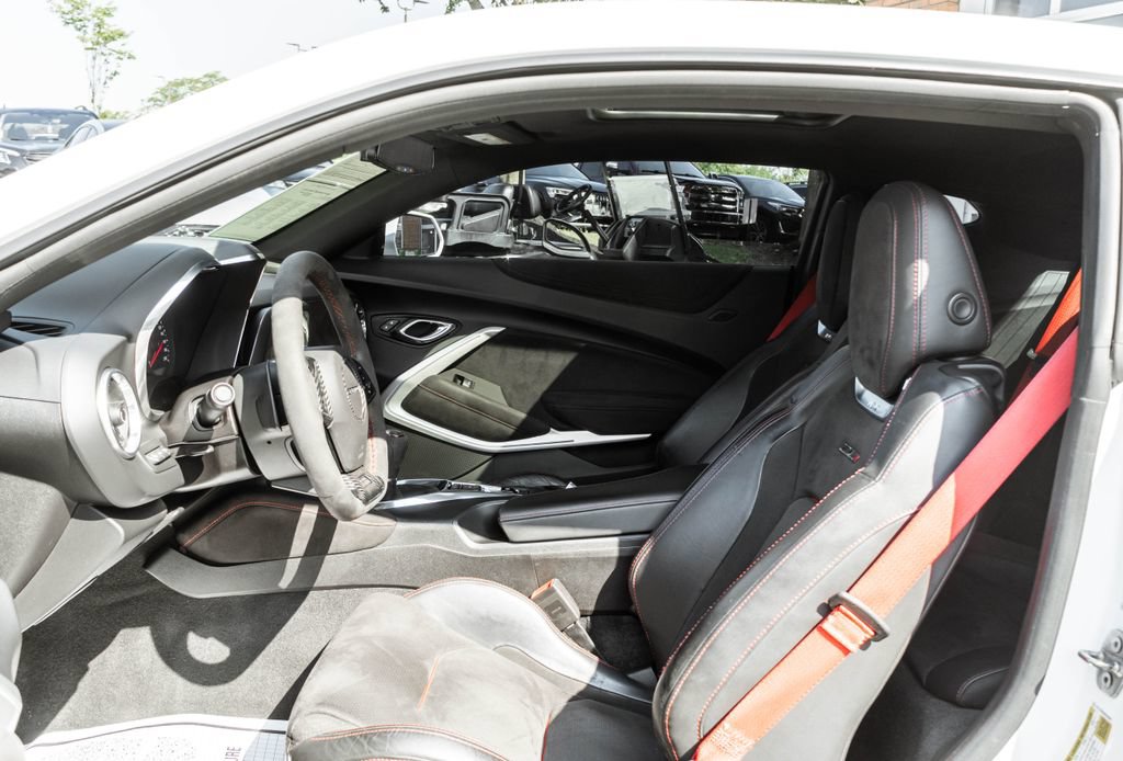 Used 2017 Chevrolet Camaro ZL1 RWD image 25