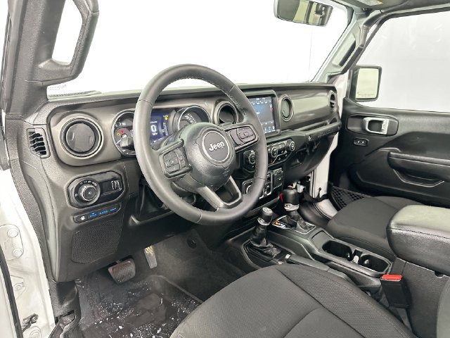 Used 2023 Jeep Wrangler Unlimited w/ Sun & Screen Package AWD/4WD image 21