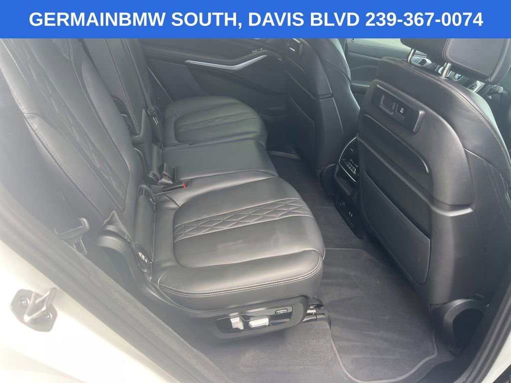 Certified 2022 BMW X7 xDrive40i w/ M Sport Package AWD/4WD image 17