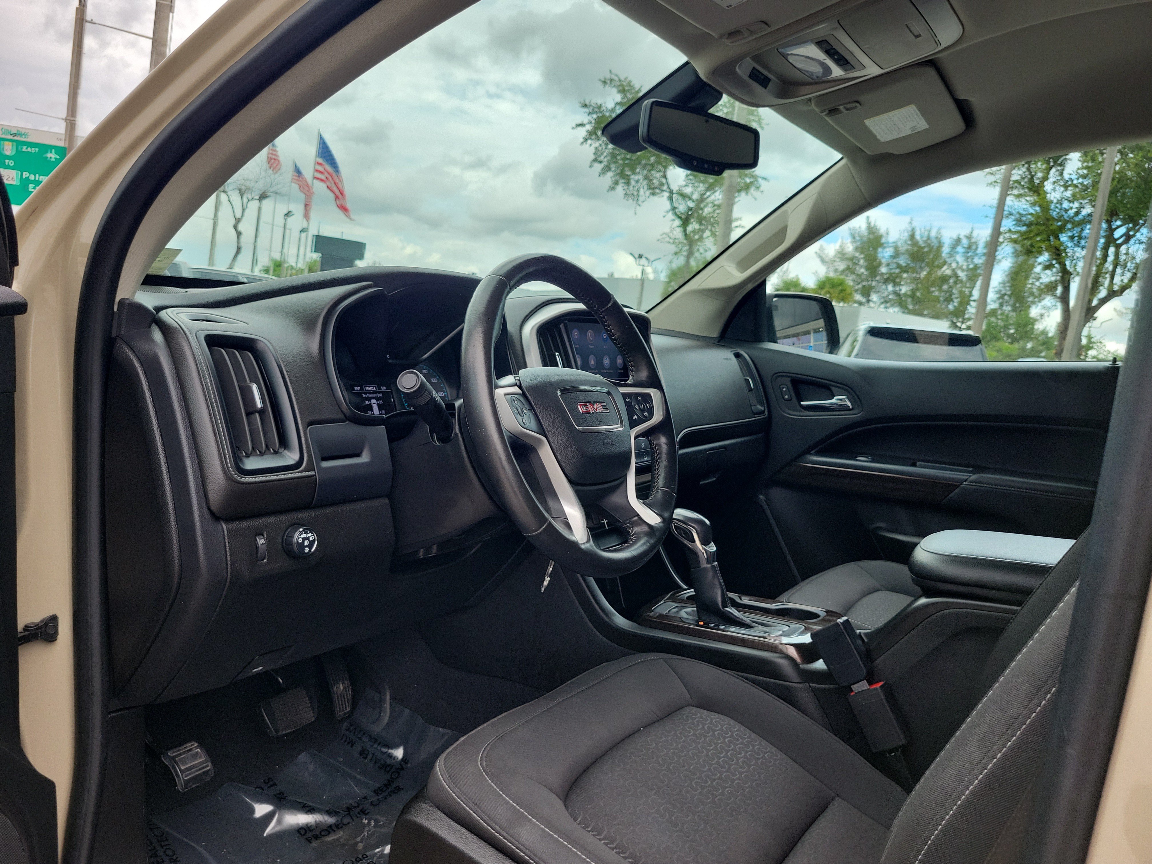 Used 2022 GMC Canyon Elevation w/ Trailering Package RWD image 9