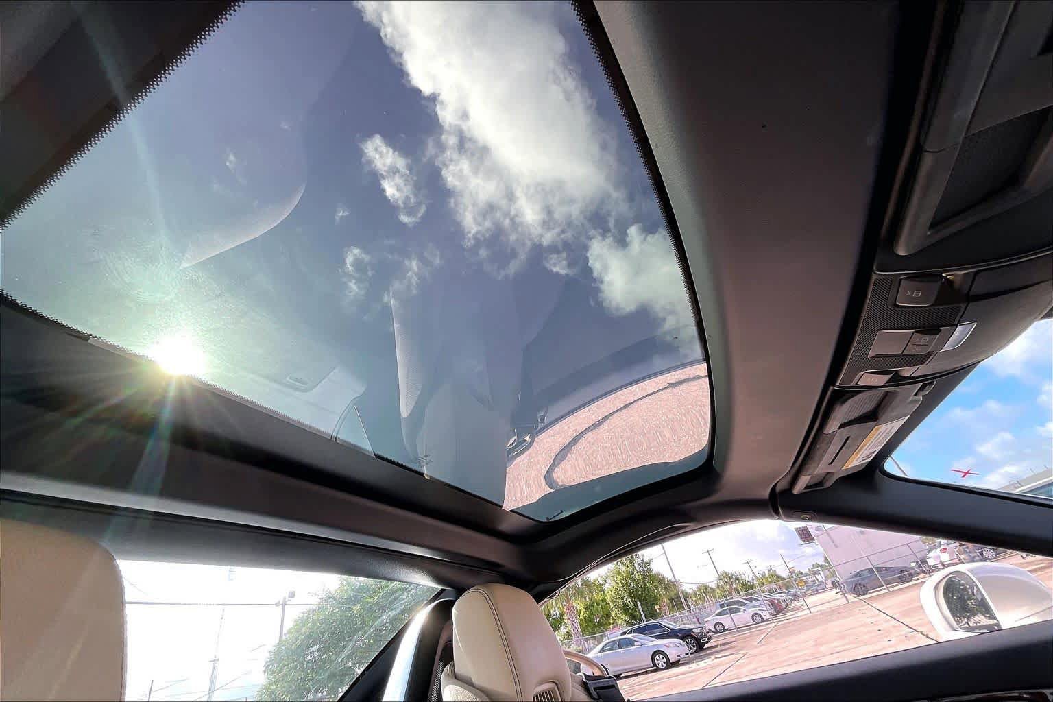 Used 2014 Mercedes-Benz SLK 250 image 12