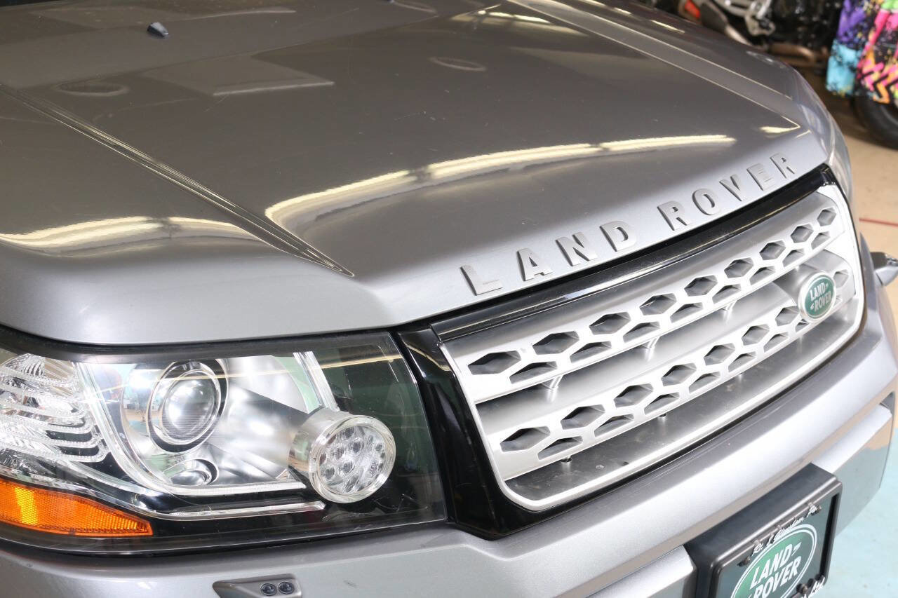 Used 2013 Land Rover LR2 HSE image 10