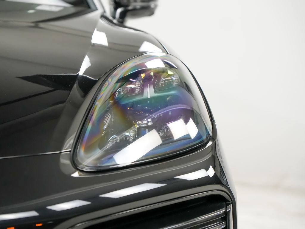 Certified 2020 Porsche Cayenne Turbo AWD/4WD image 7