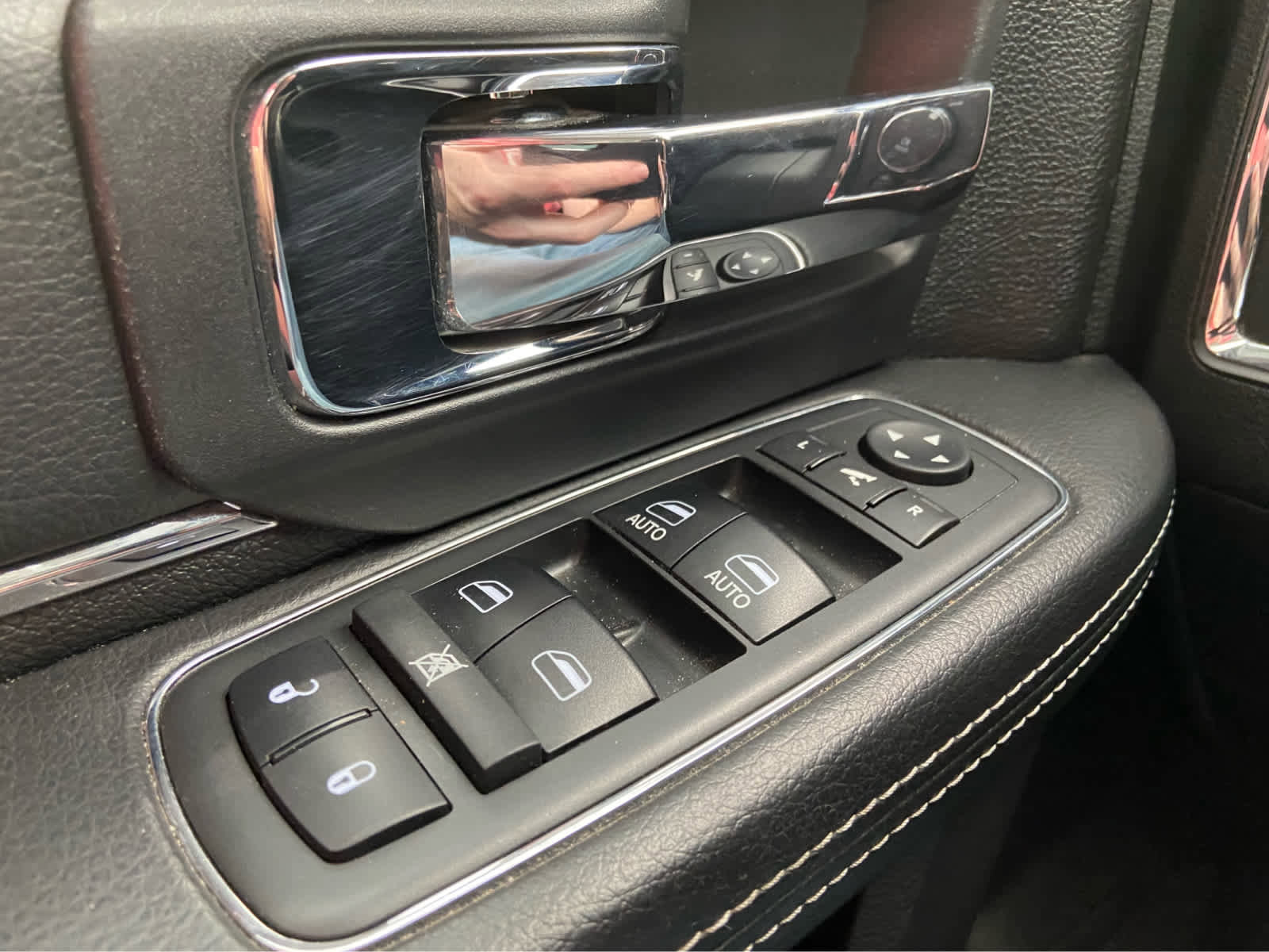 Used 2018 RAM 1500 Laramie w/ Convenience Group image 34