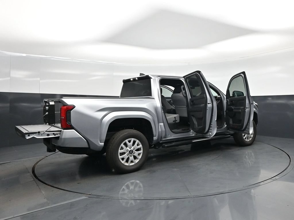 Used 2026 Toyota Tacoma SR5 RWD image 5