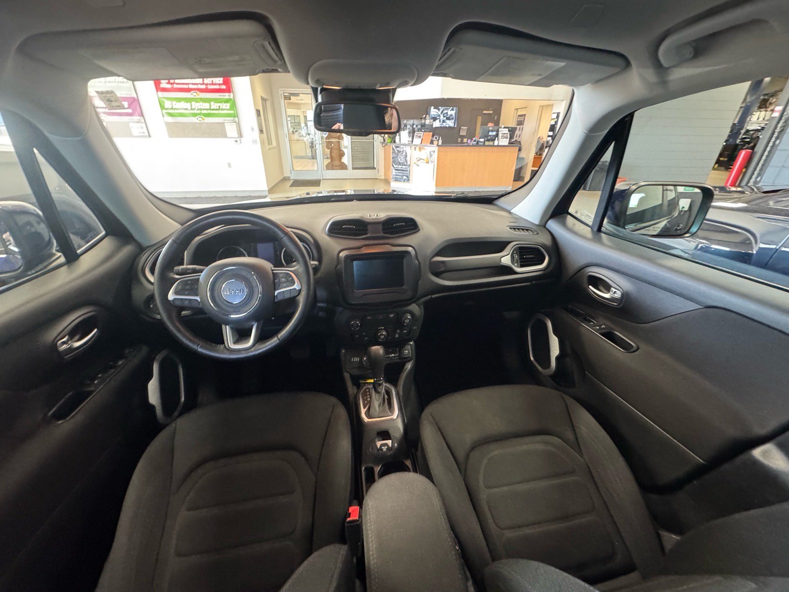 Used 2019 Jeep Renegade Latitude w/ Cold Weather Group AWD/4WD image 13