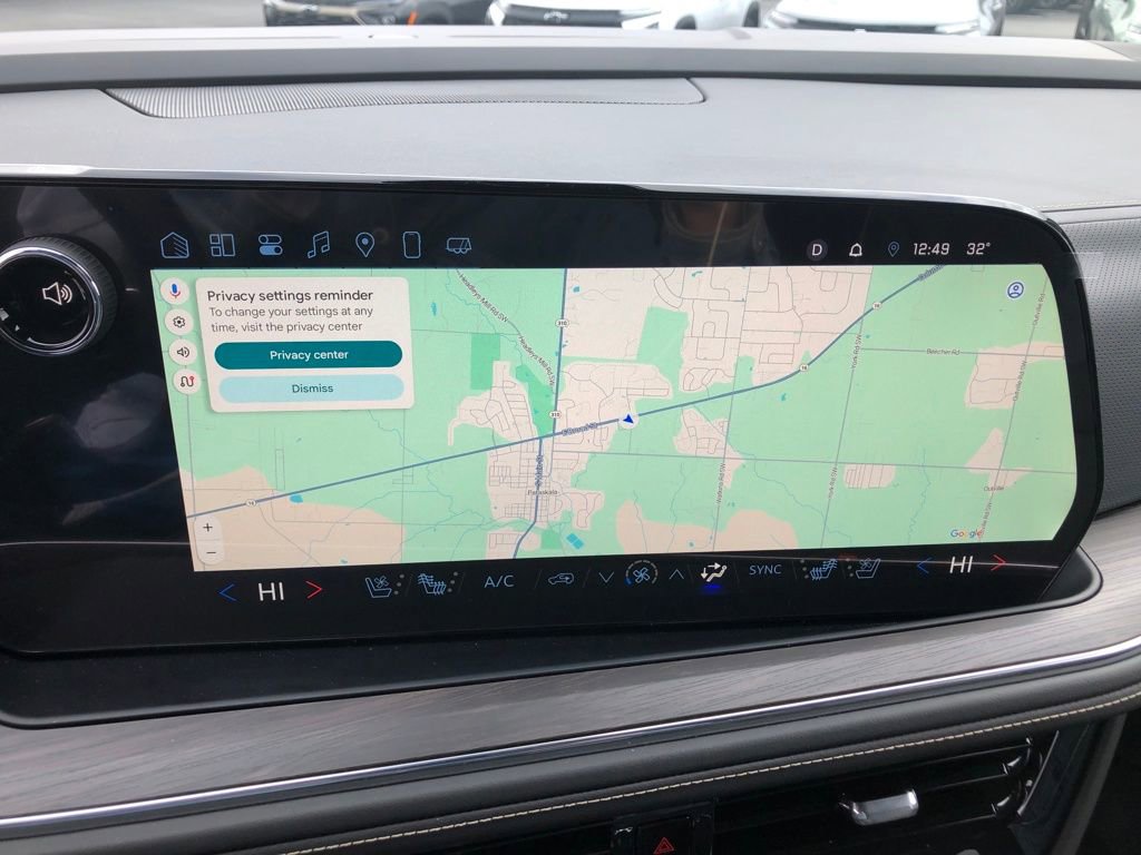 Used 2025 Chevrolet Suburban Premier image 22