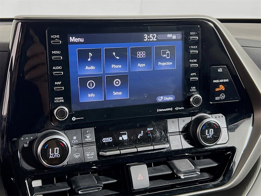 Used 2021 Toyota Highlander XLE image 15