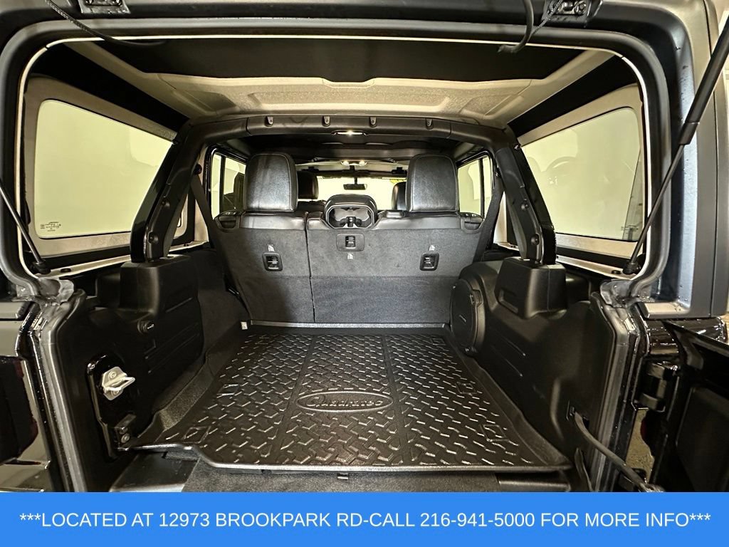 Used 2022 Jeep Wrangler Unlimited Sahara w/ LED Lighting Group AWD/4WD image 19