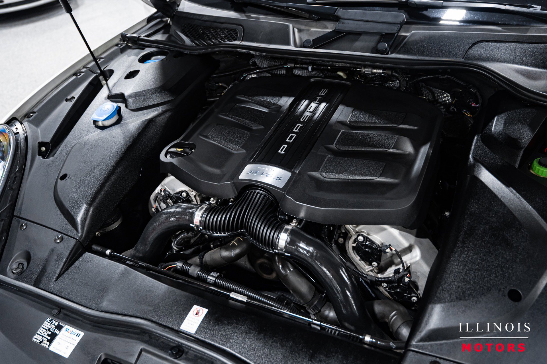 Used 2016 Porsche Cayenne S image 44