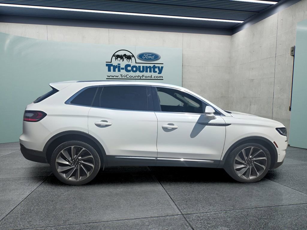 Used 2022 Lincoln Nautilus Reserve w/ Equipment Group 201A image 6