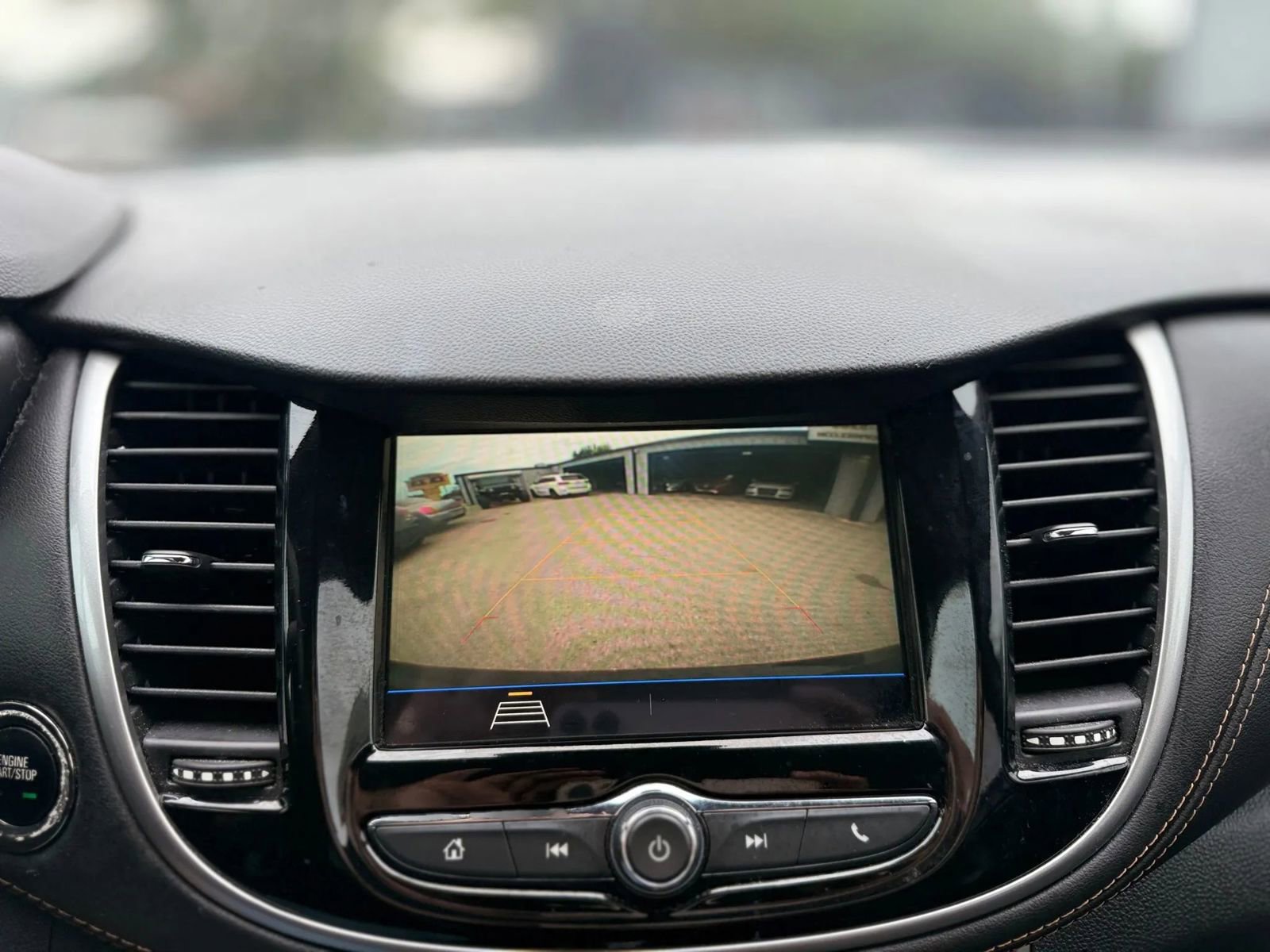 Used 2019 Chevrolet Trax LT w/ LT Convenience Package image 18